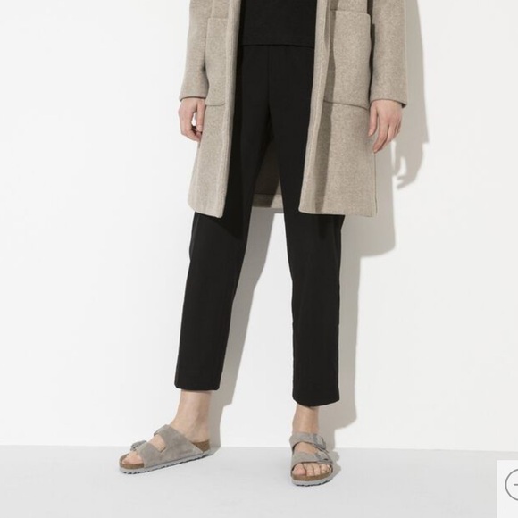 NEW in box. Birkenstock Arizona soft Footbed in Stone Coin, suede leather. 39 EU - Picture 2 of 9